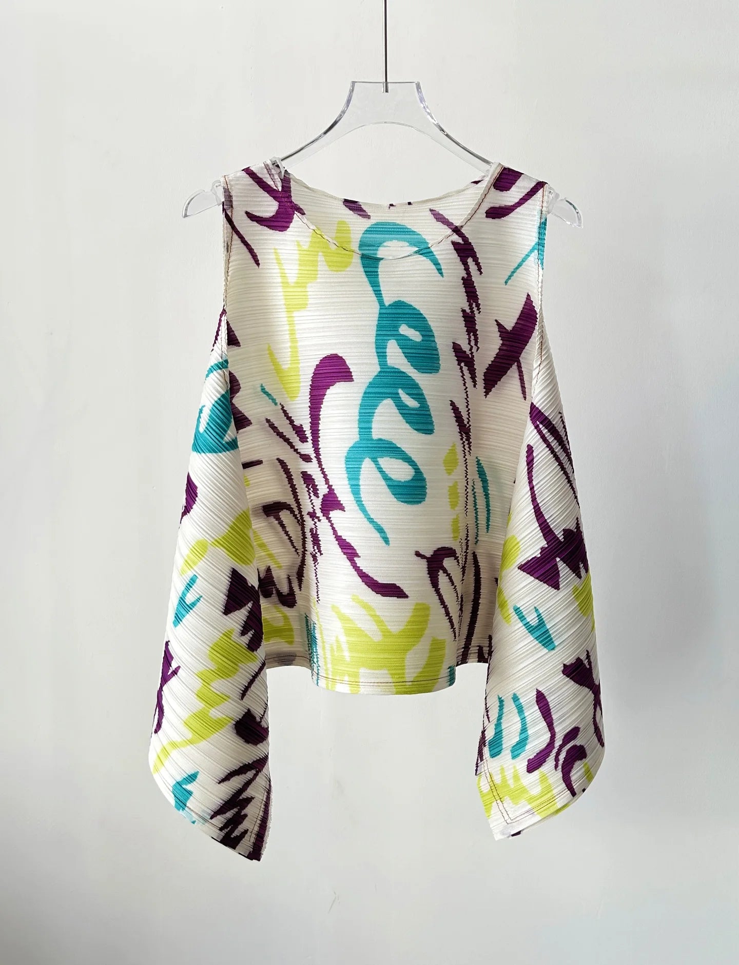 YUDX Vibrant Graffiti Print Miyake Pleated Asymmetric Sleeveless Top Lightweight Breathable Loose Fit Women's 2026 Summer Blouse