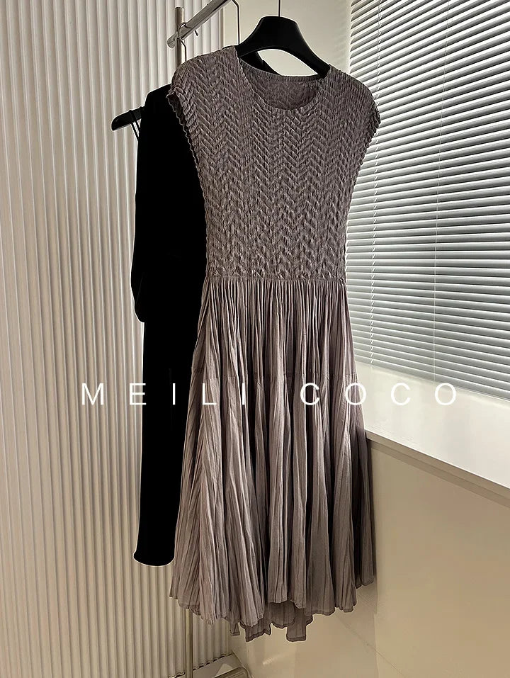 YUDX Irregular Waist Women's Dress 2024 Fall New Round Neck Short-sleeved Slim Fashion Temperament Pleated A-line Skirt
