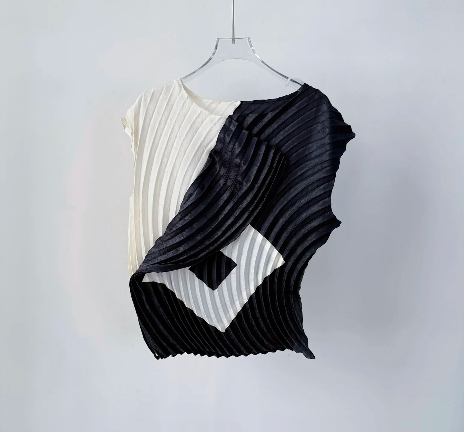 YUDX Black Geometric Print Miyake Pleated Sleeveless Asymmetric Top+Skirt Set Lightweight Women's Casual Resort Stylish Co-ords