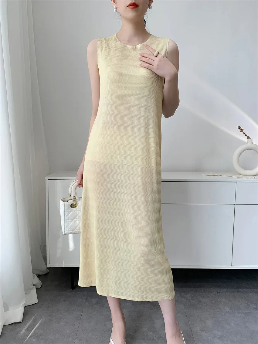 YUDX  2026 Summer Cooling Dress Miyake Pleated Round Neck Sleeveless Midi Dress Lightweight Women's Casual Resort Stylish Dress