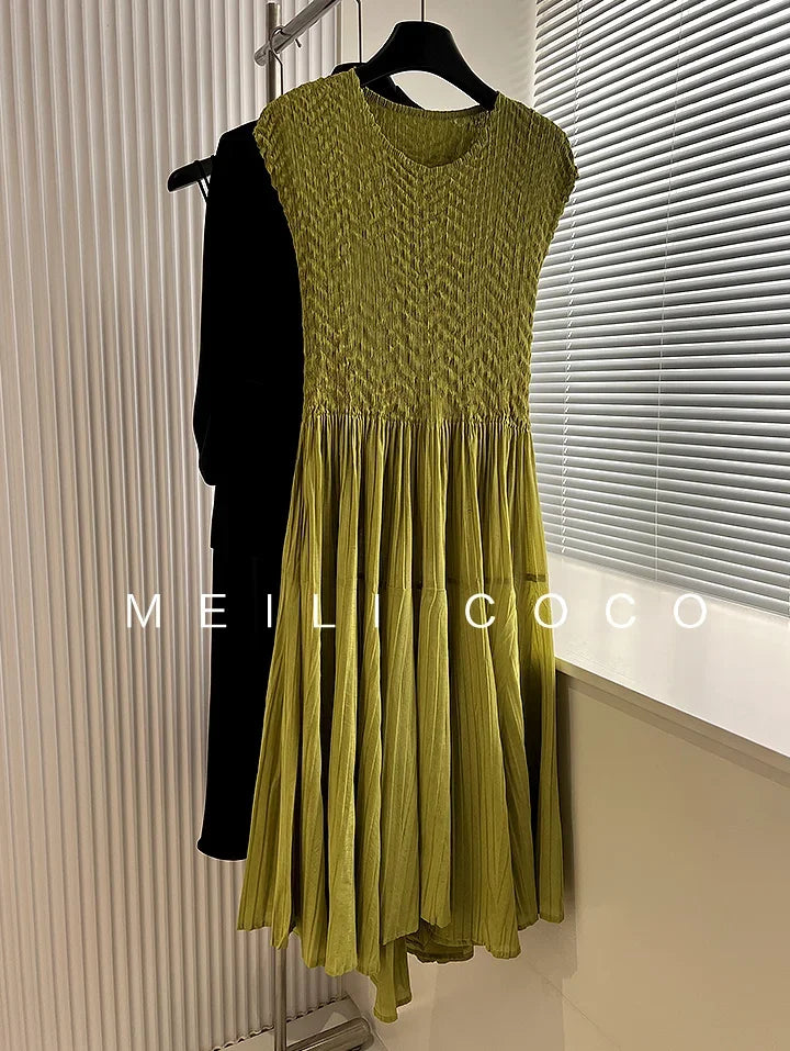 YUDX Irregular Waist Women's Dress 2024 Fall New Round Neck Short-sleeved Slim Fashion Temperament Pleated A-line Skirt