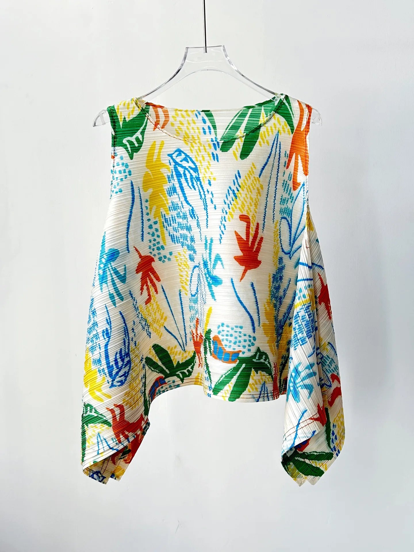 YUDX Vibrant Graffiti Print Miyake Pleated Asymmetric Sleeveless Top Lightweight Breathable Loose Fit Women's 2026 Summer Blouse