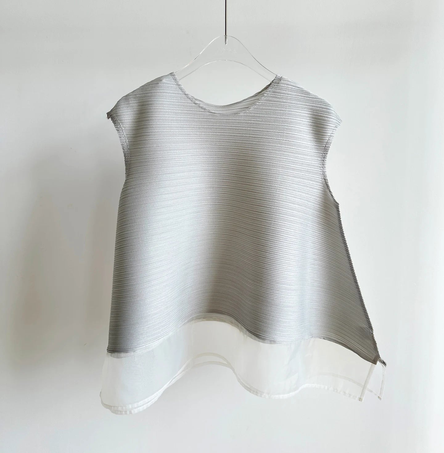 YUDX Elegant Deep Navy Blue Miyake Pleated Sleeveless O-Neck Top, Sheer Organza Hem Women's Casual Daily Office Brunch Blouse