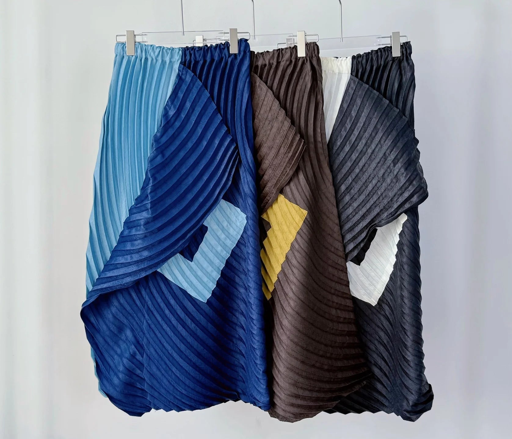 YUDX Black Geometric Print Miyake Pleated Sleeveless Asymmetric Top+Skirt Set Lightweight Women's Casual Resort Stylish Co-ords
