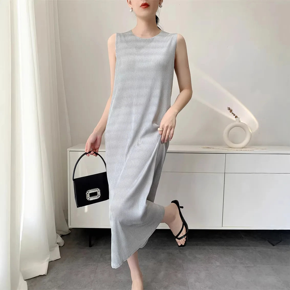 YUDX  2026 Summer Cooling Dress Miyake Pleated Round Neck Sleeveless Midi Dress Lightweight Women's Casual Resort Stylish Dress