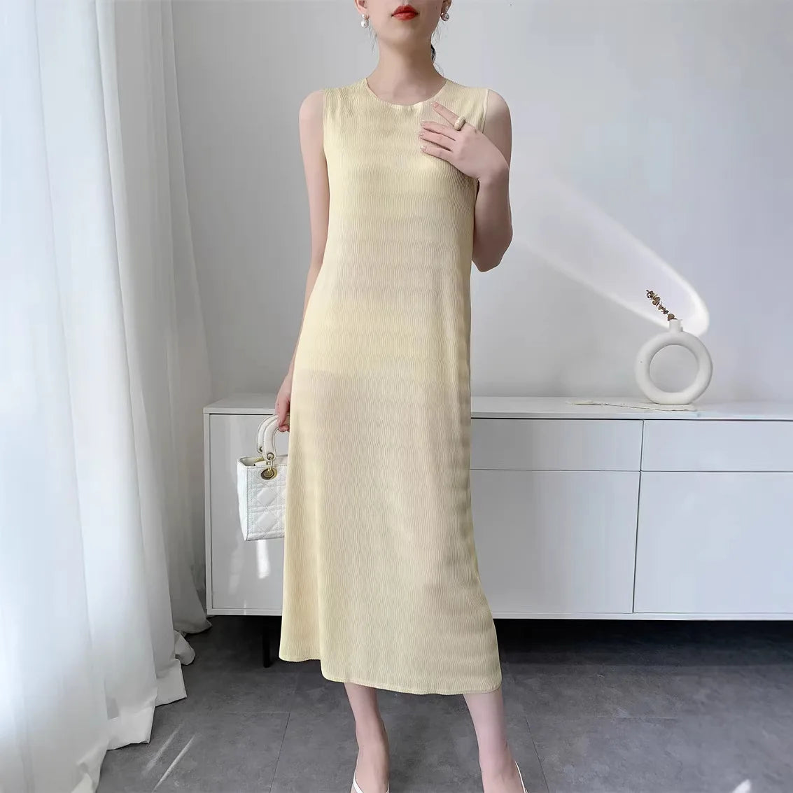 YUDX  2026 Summer Cooling Dress Miyake Pleated Round Neck Sleeveless Midi Dress Lightweight Women's Casual Resort Stylish Dress