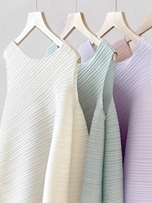 YUDX Women's Sleeveless T-shirt 2024 Fall New Loose Plus Size Wild Irregular Round Neck Solid Color Undershirt Pleated Tops