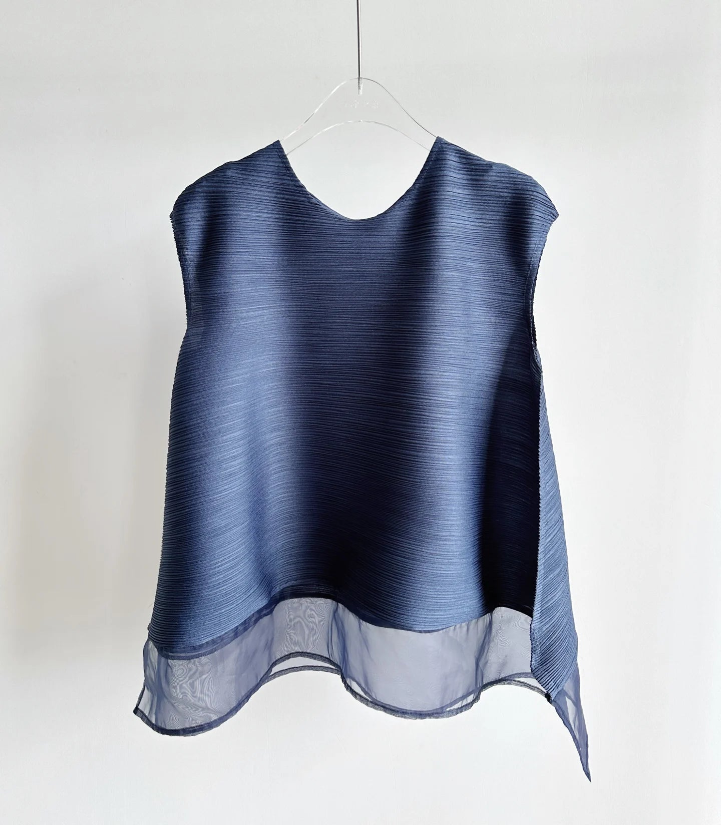 YUDX Elegant Deep Navy Blue Miyake Pleated Sleeveless O-Neck Top, Sheer Organza Hem Women's Casual Daily Office Brunch Blouse