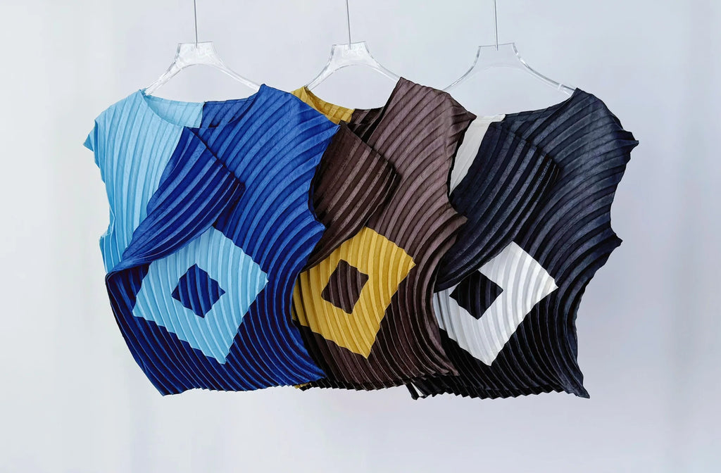 YUDX Black Geometric Print Miyake Pleated Sleeveless Asymmetric Top+Skirt Set Lightweight Women's Casual Resort Stylish Co-ords